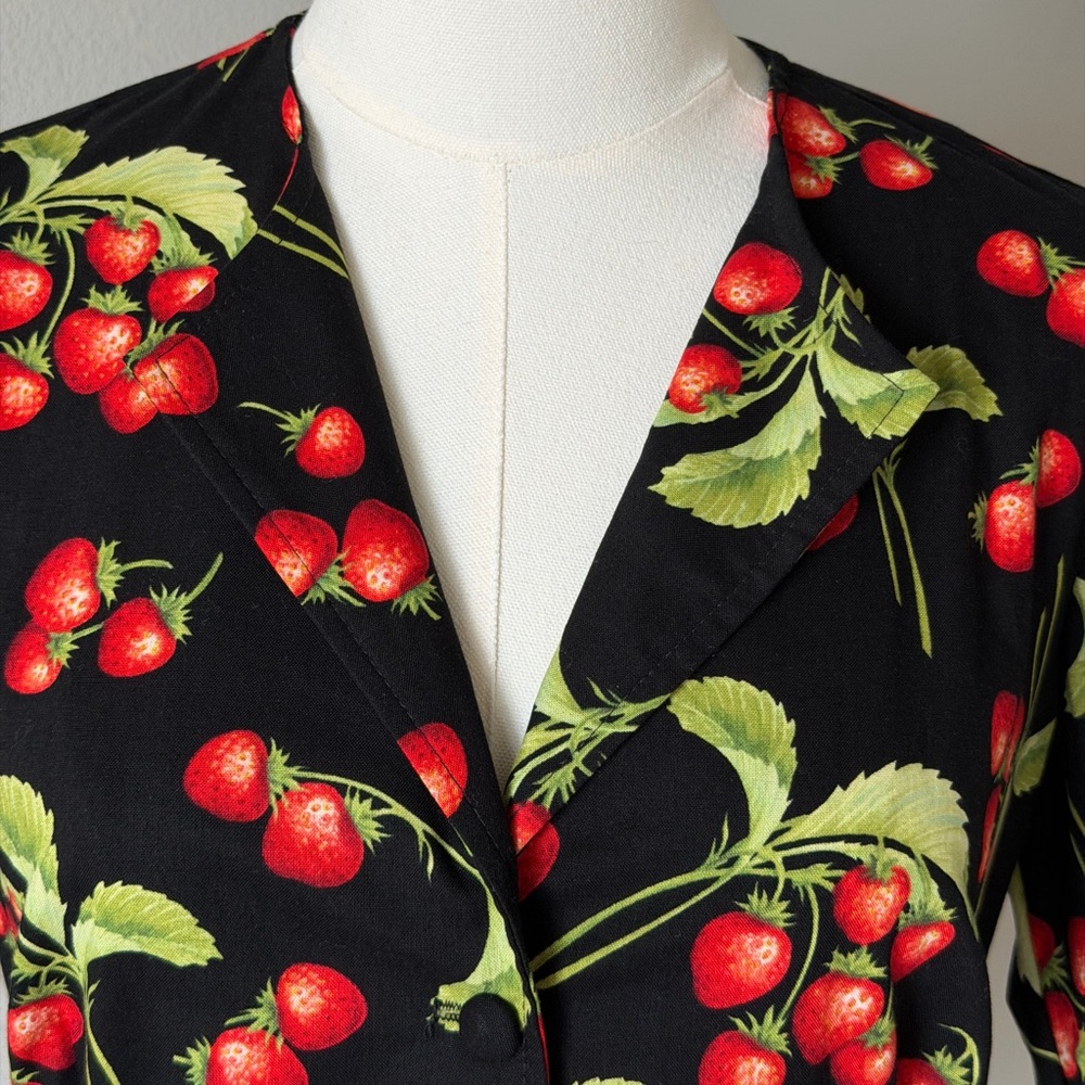Juicy Dollz & Dames Strawberry Print Fitted Blouse - Cotton Pin - Up Style 🍓 - Picture 3 of 15